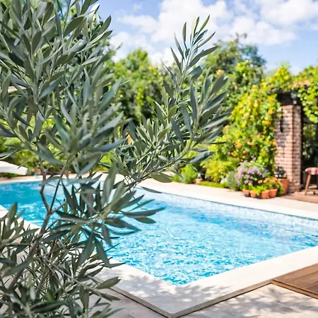 בית נופש Casa Sole Beheizter Pool By Interhome פולה
