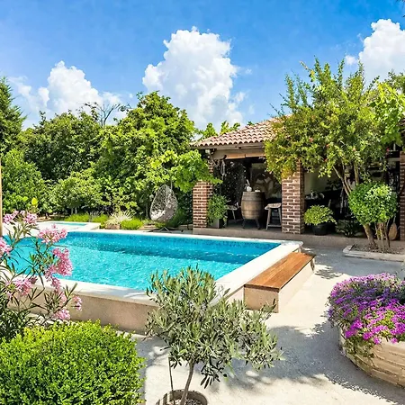 Casa Sole Beheizter Pool By Interhome * פולה