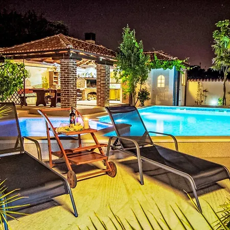 Casa Sole Beheizter Pool By Interhome